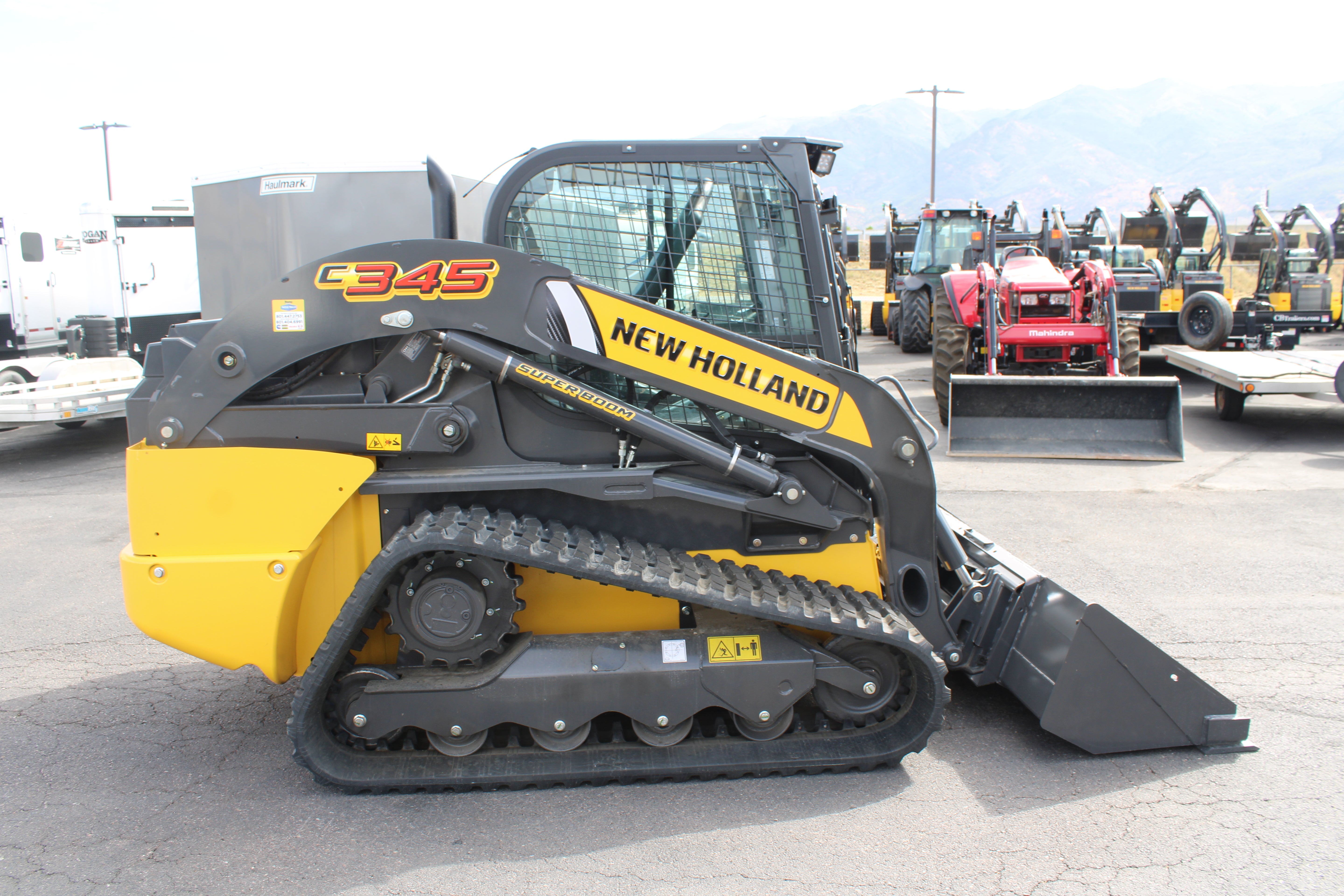 New Holland Skidsteer C345