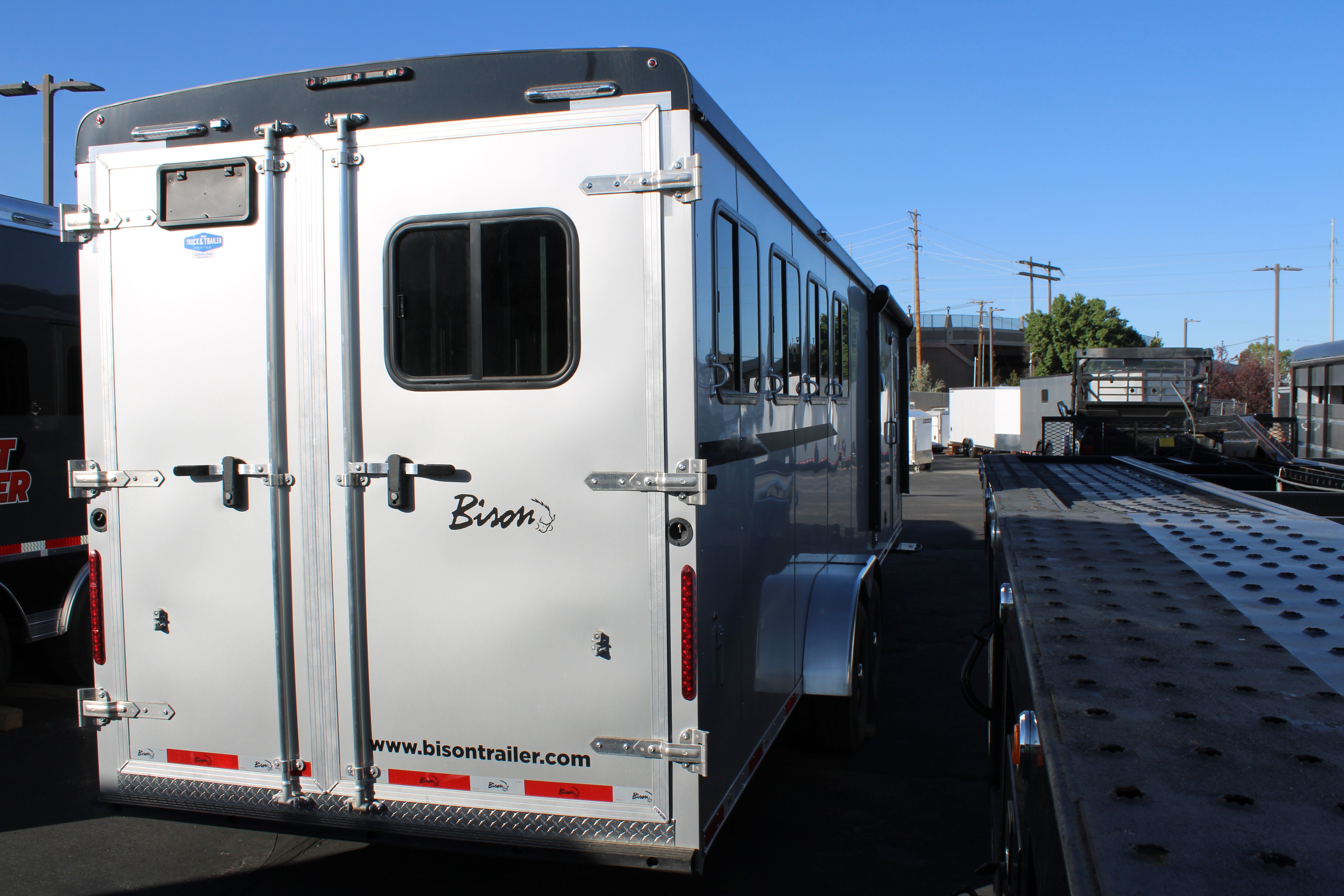 Bison Ranger 7411.S Horse Trailer w/Living Quarters