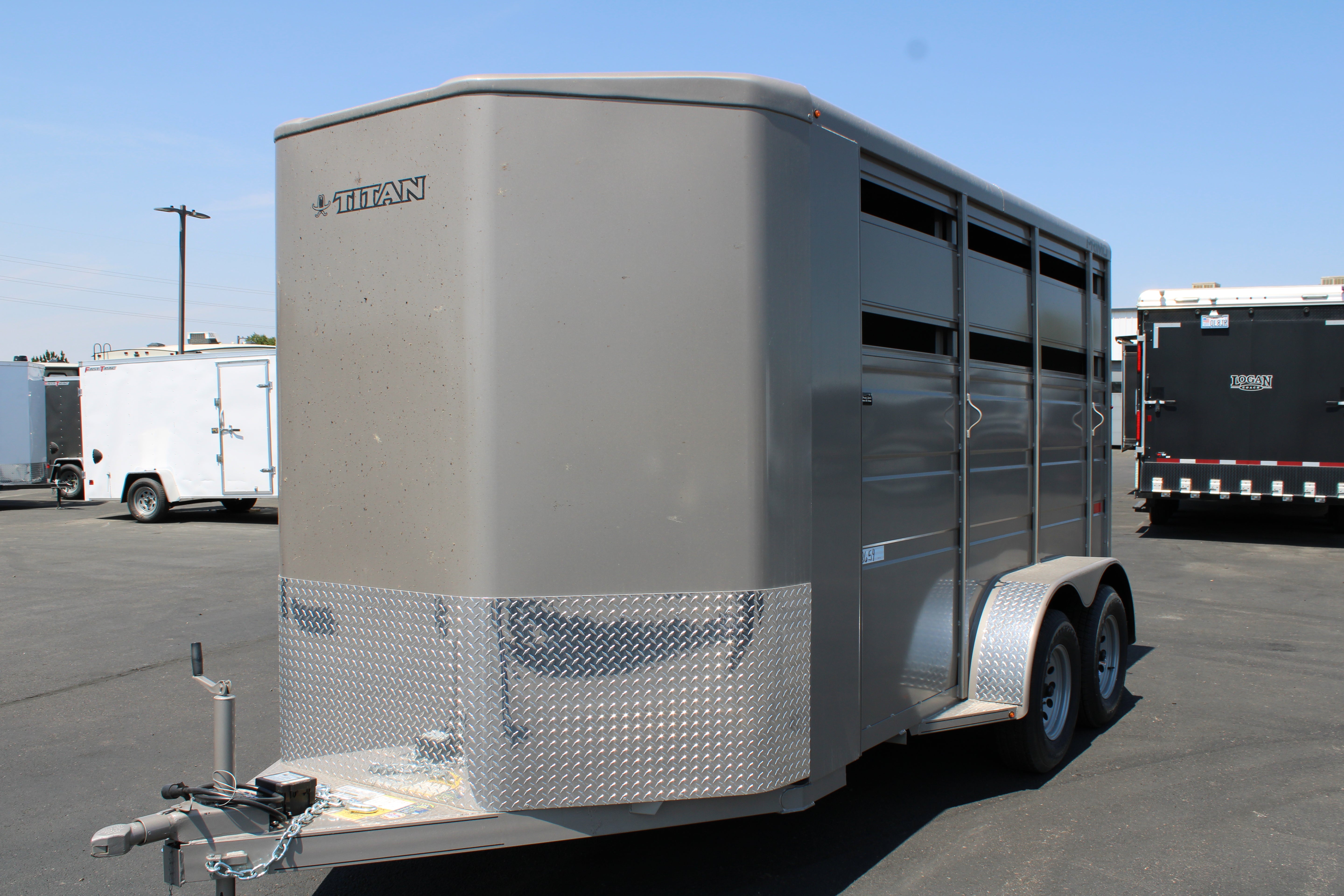 2025 Titan Primo 2H Horse Trailer