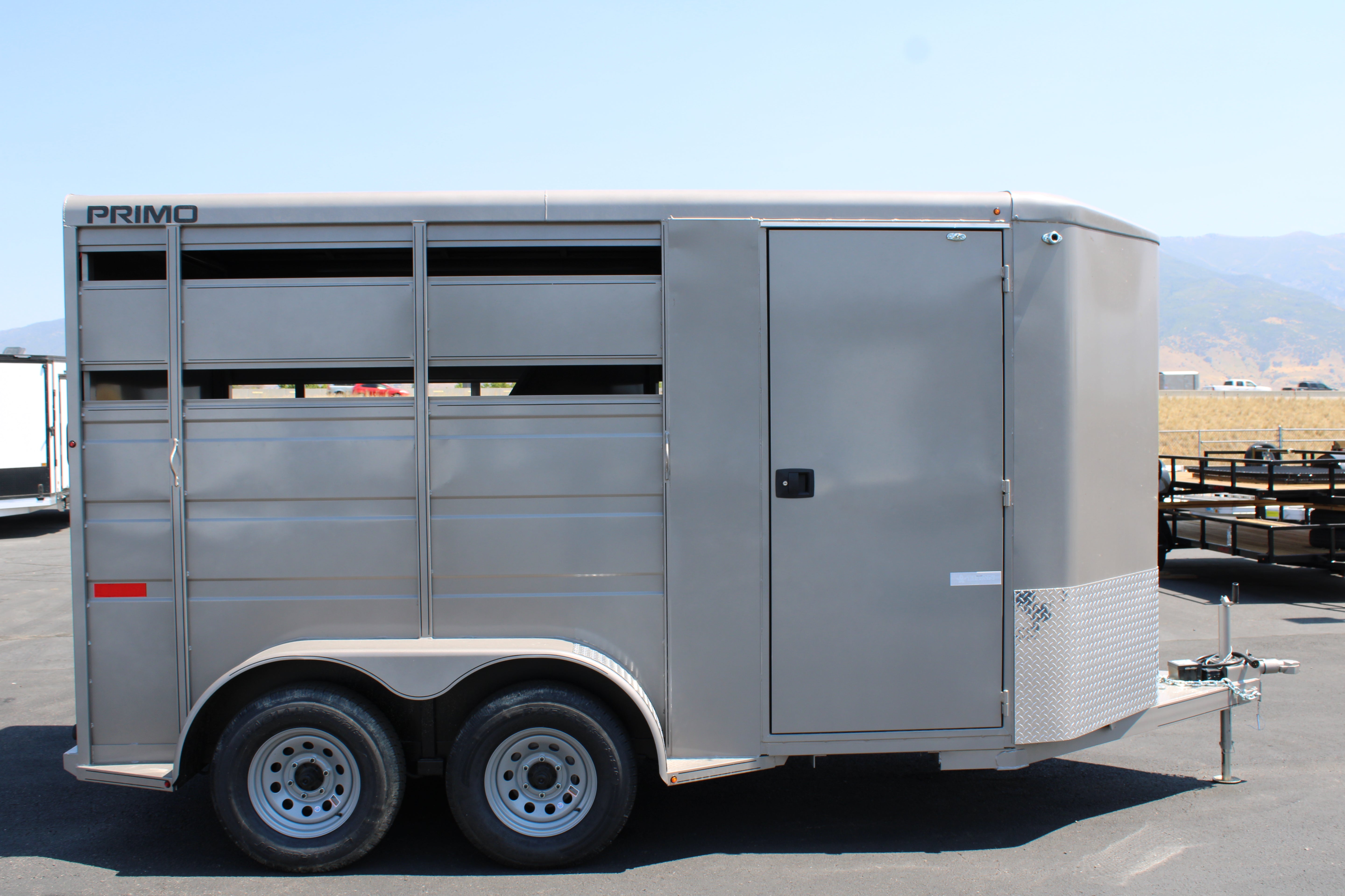 2025 Titan Primo 2H Horse Trailer