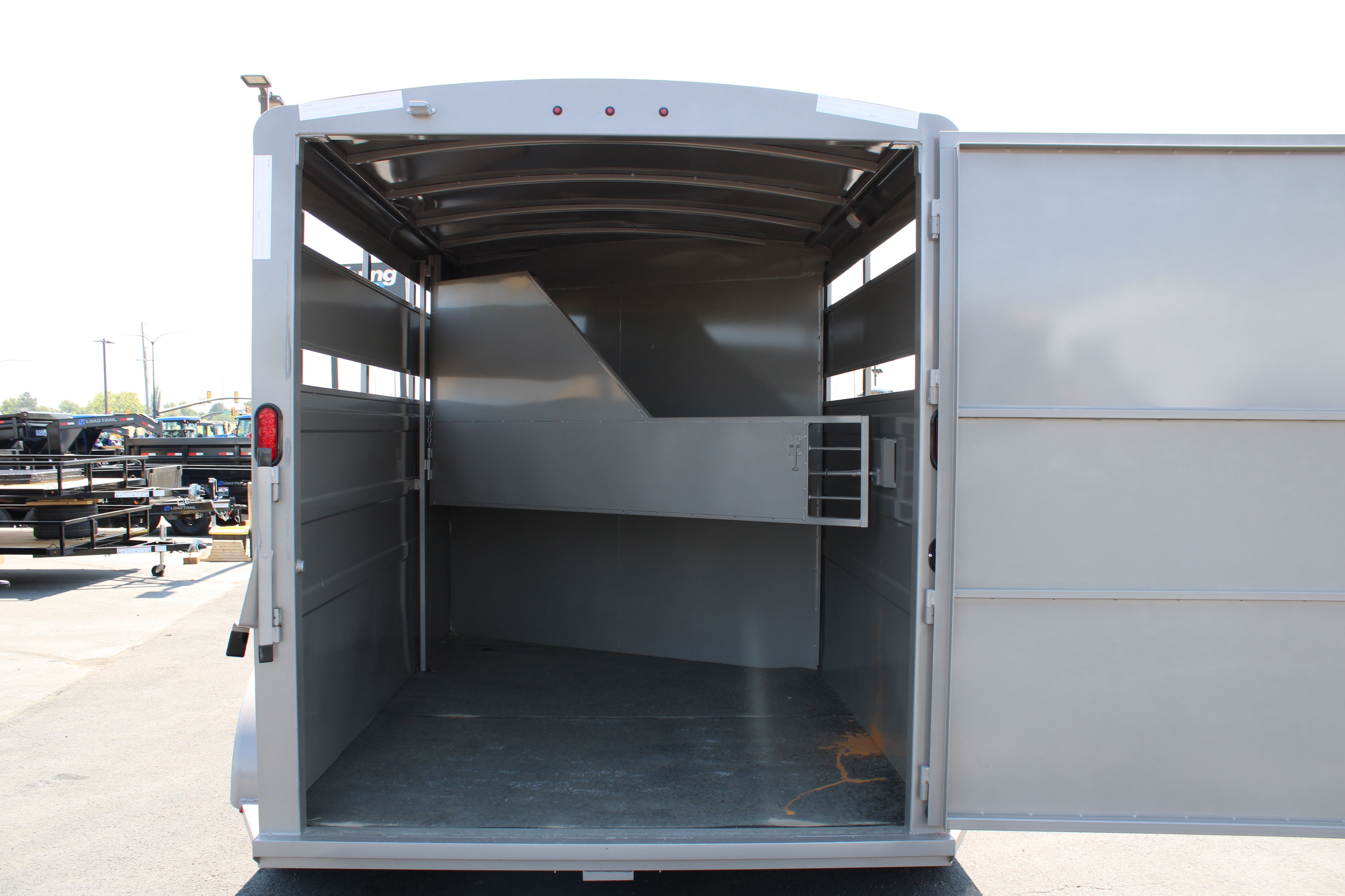 2025 Titan Primo 2H Horse Trailer