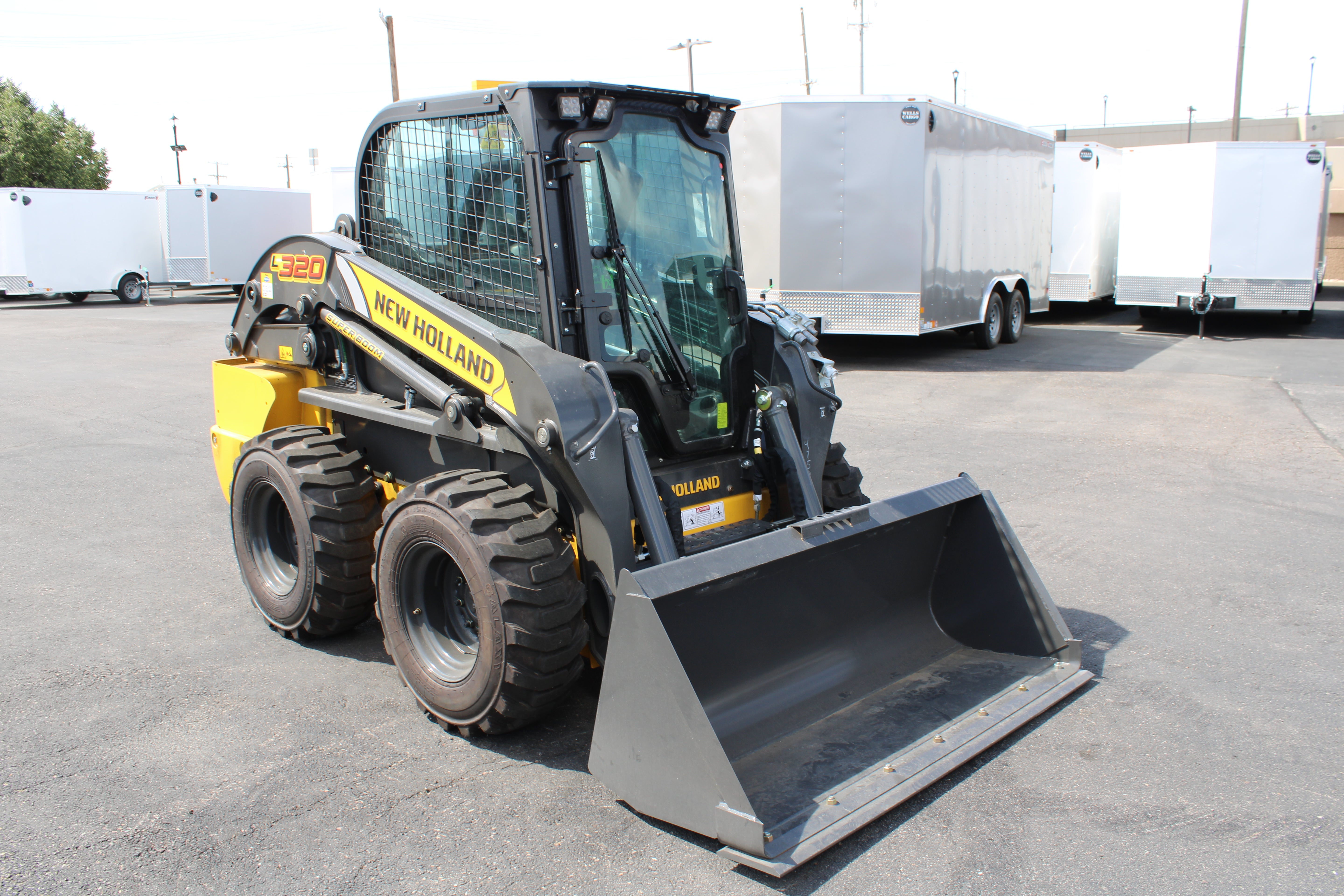 New Holland L320