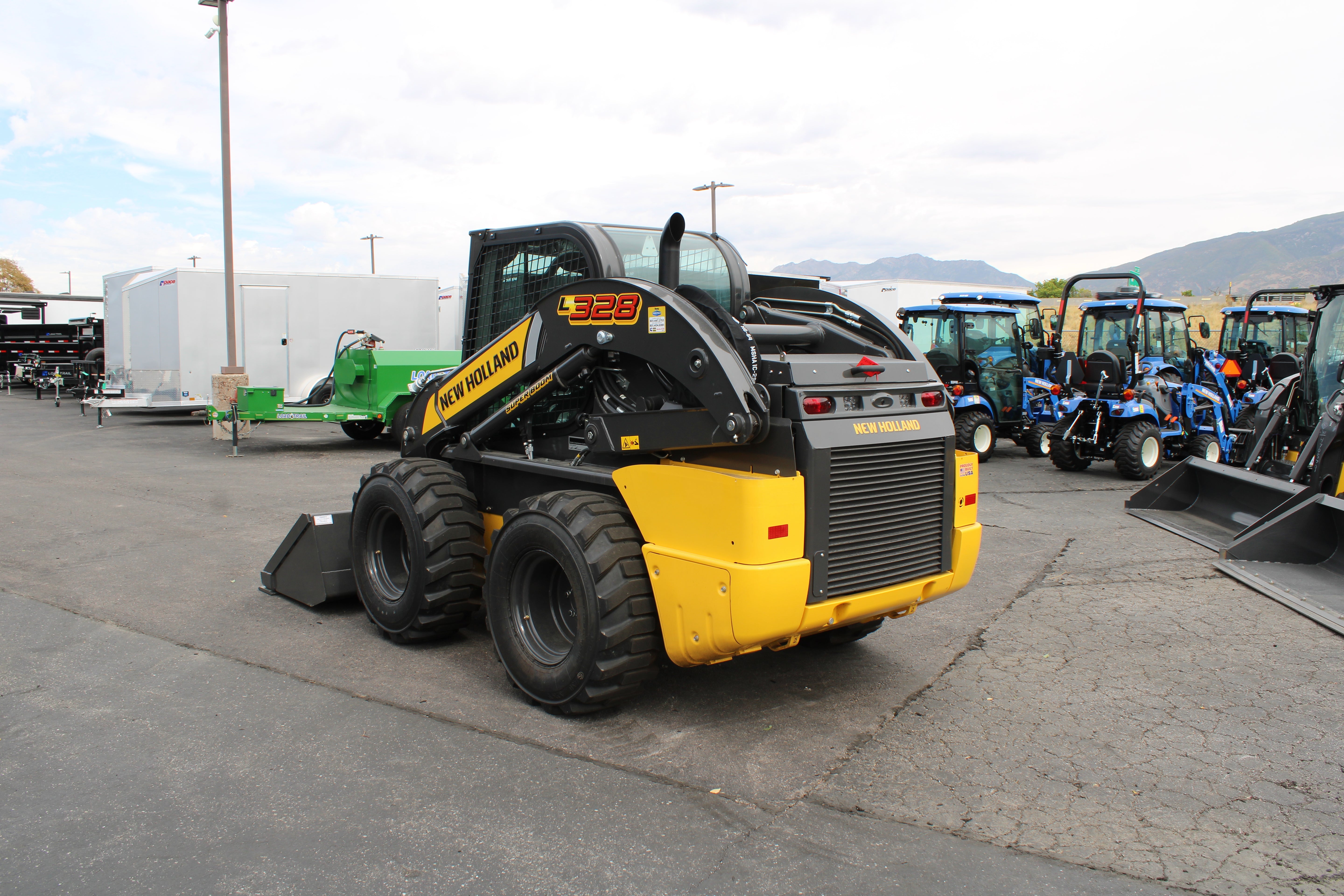 New Holland L328 Skidsteer
