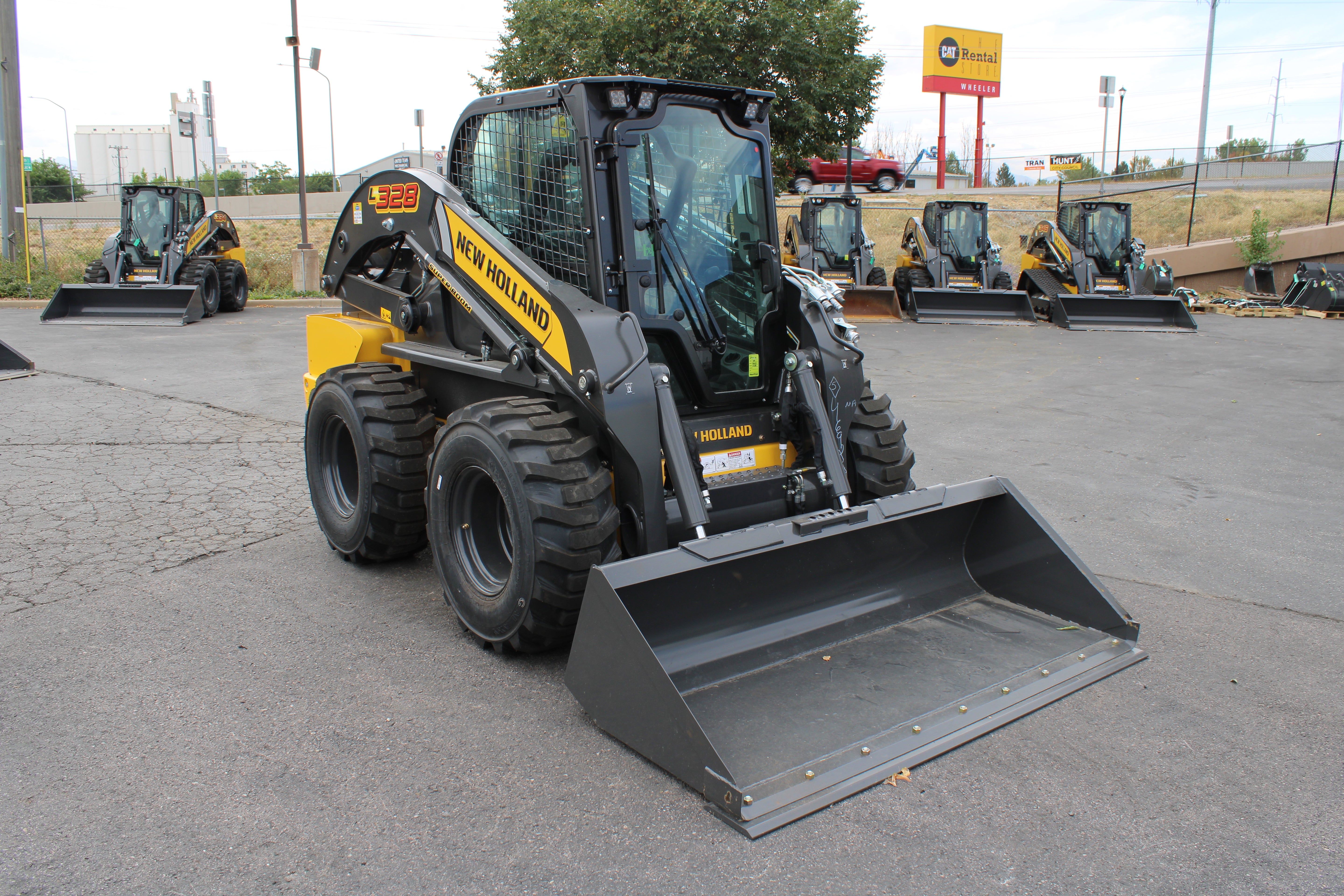 New Holland L328 Skidsteer