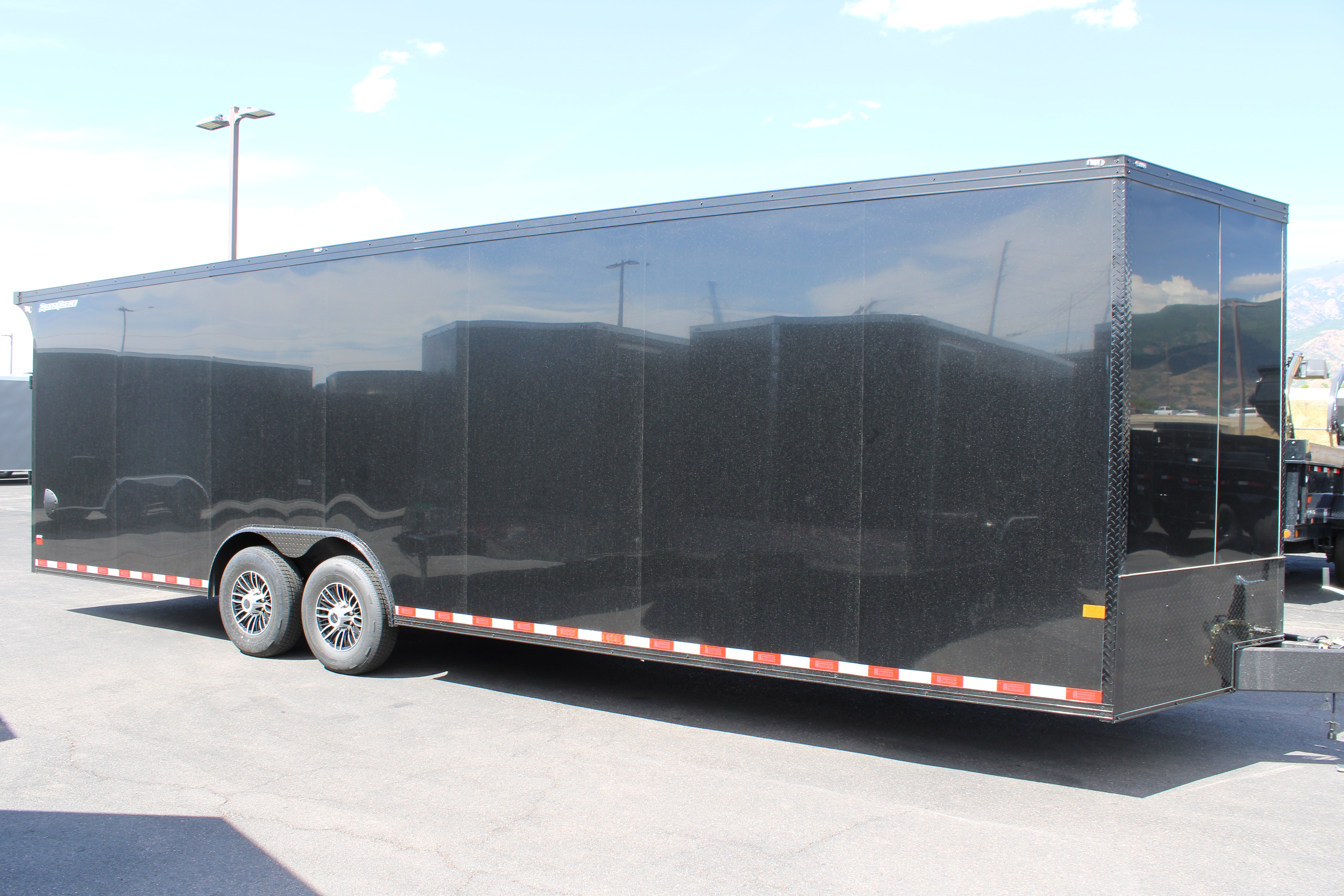 Wells Cargo Roadforce 28'