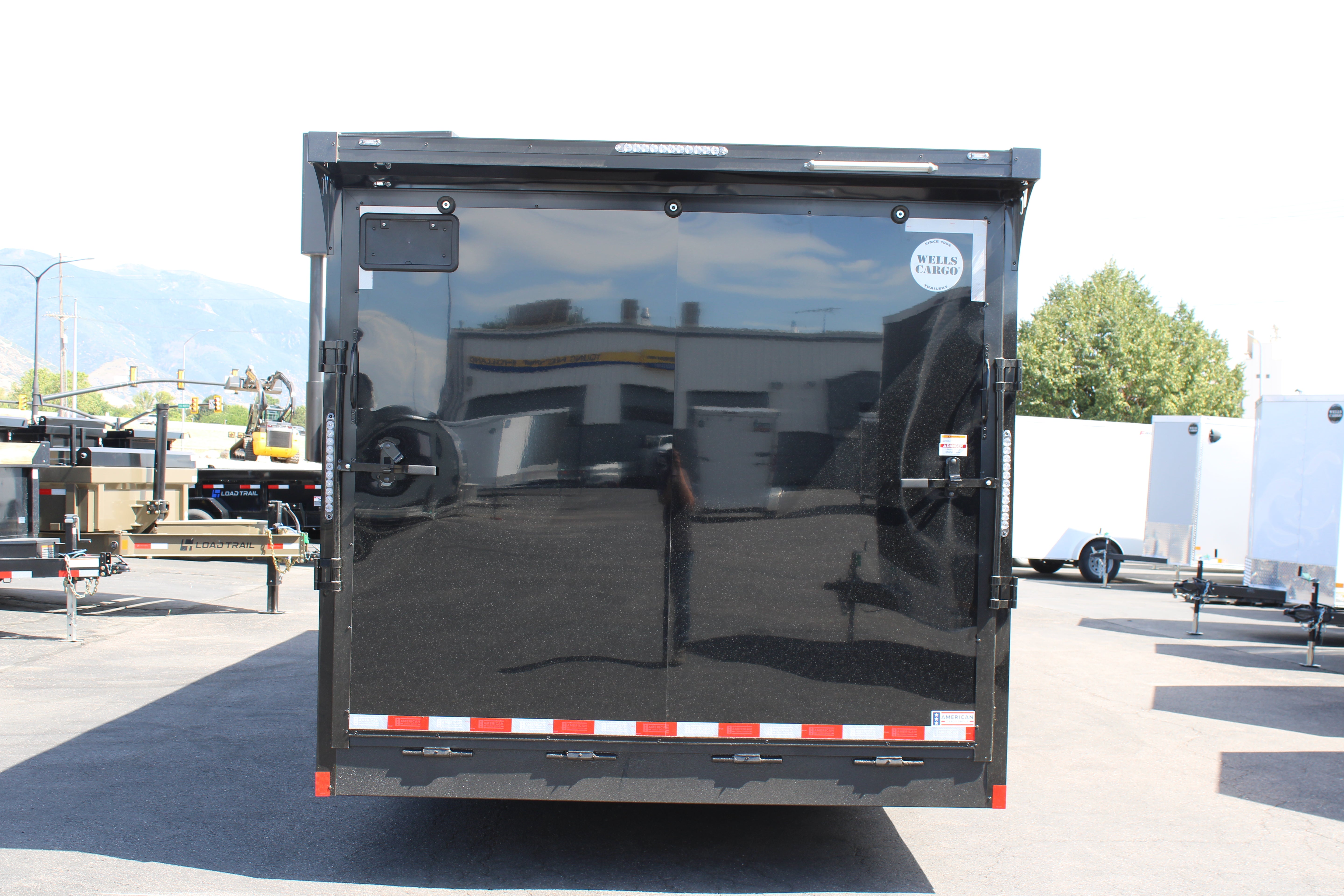 Wells Cargo Roadforce 28'