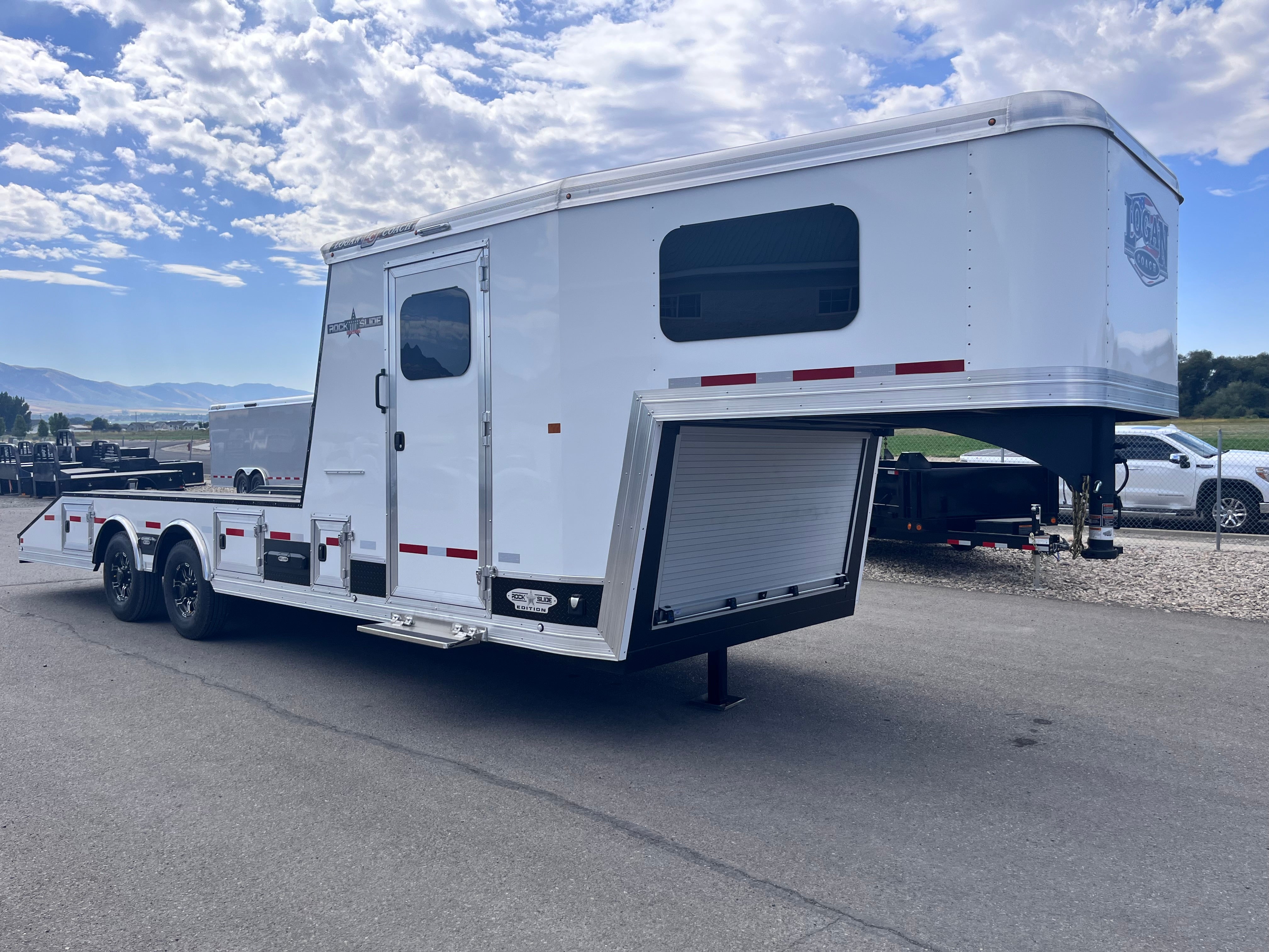 2024 Logan Coach 20' Rock Slide Crawler Hauler