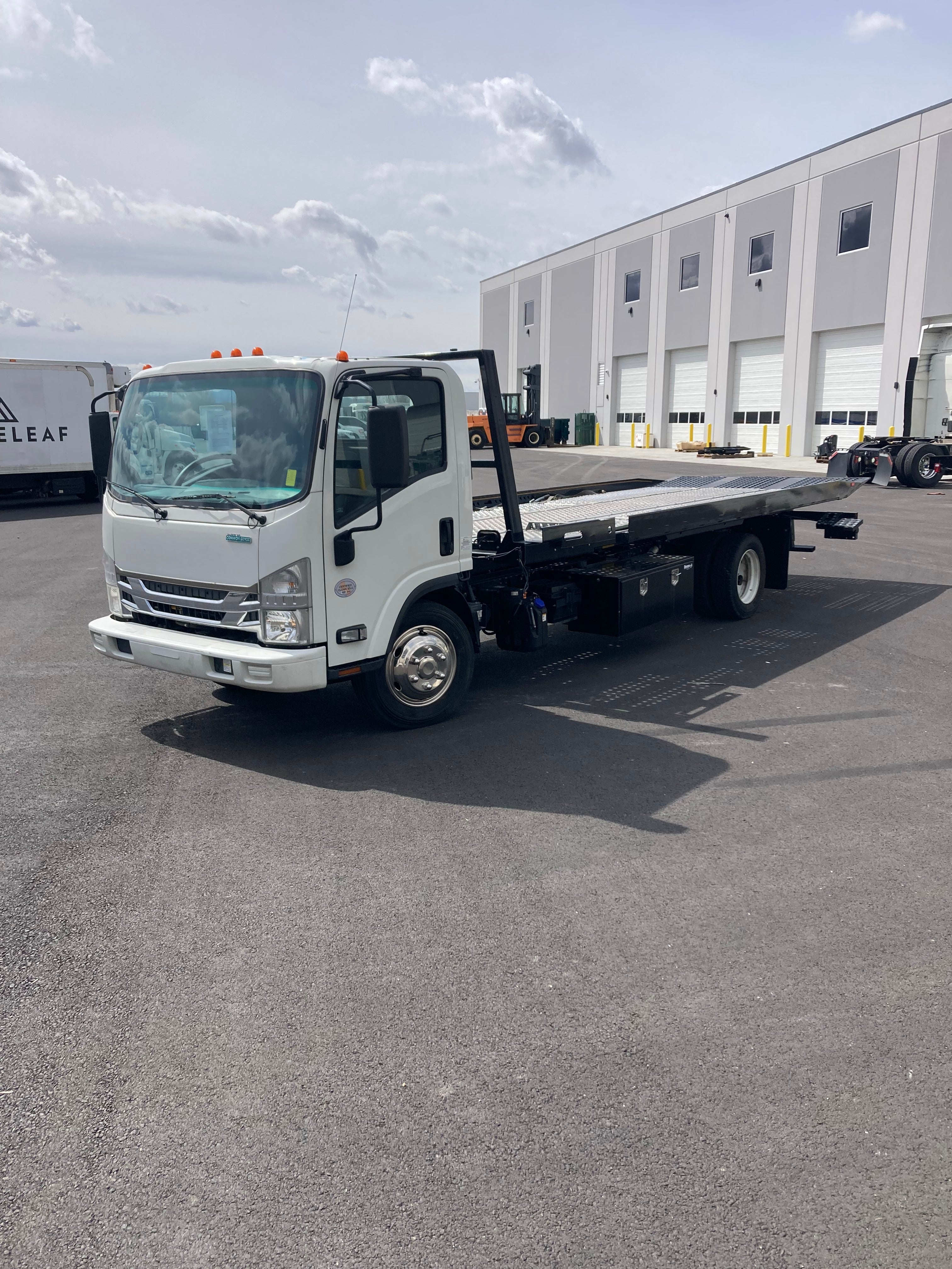 Used 2021 Isuzu NRR 22' Rollback Tow Truck With Winch