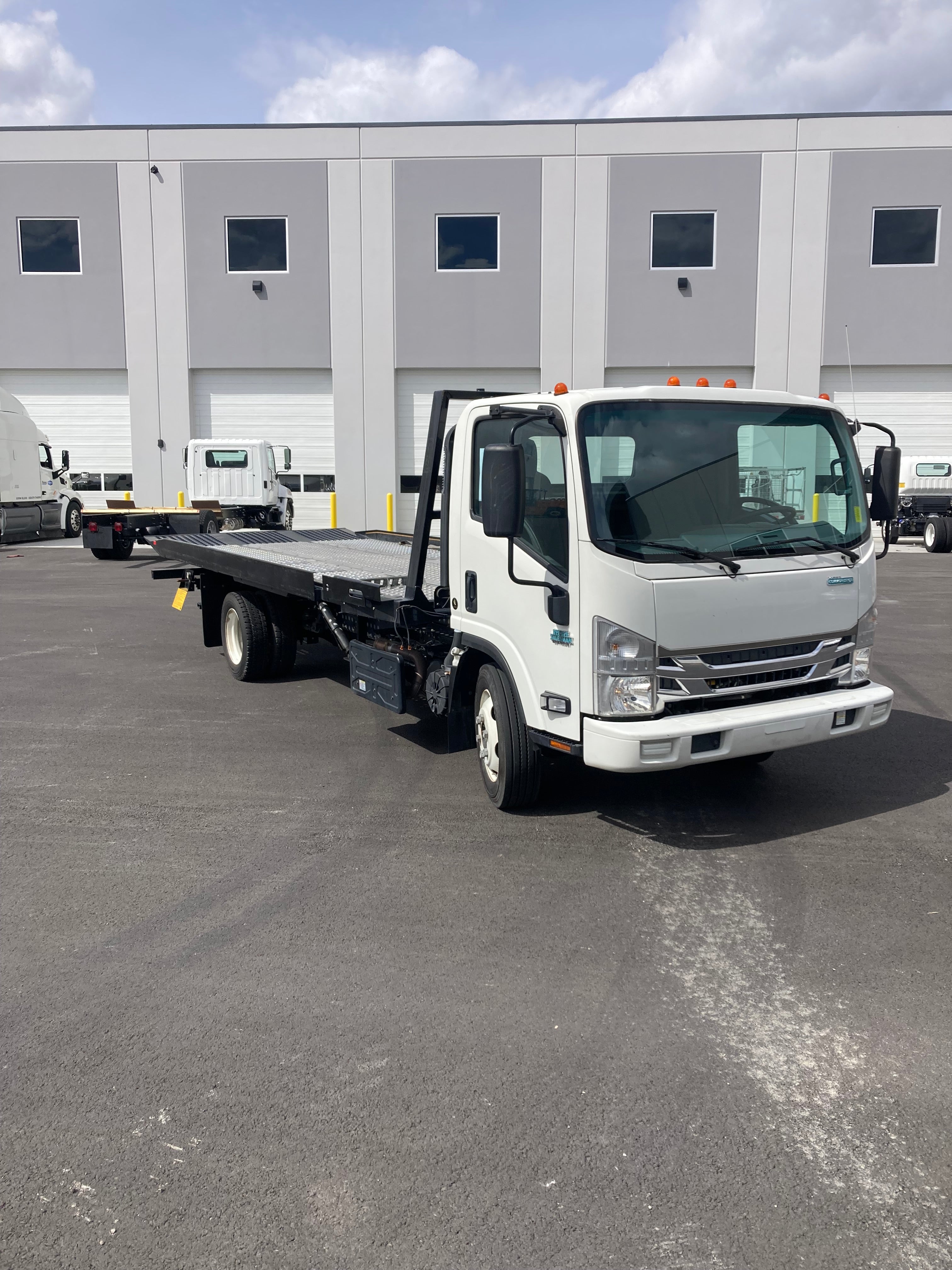 Used 2021 Isuzu NRR 22' Rollback Tow Truck With Winch