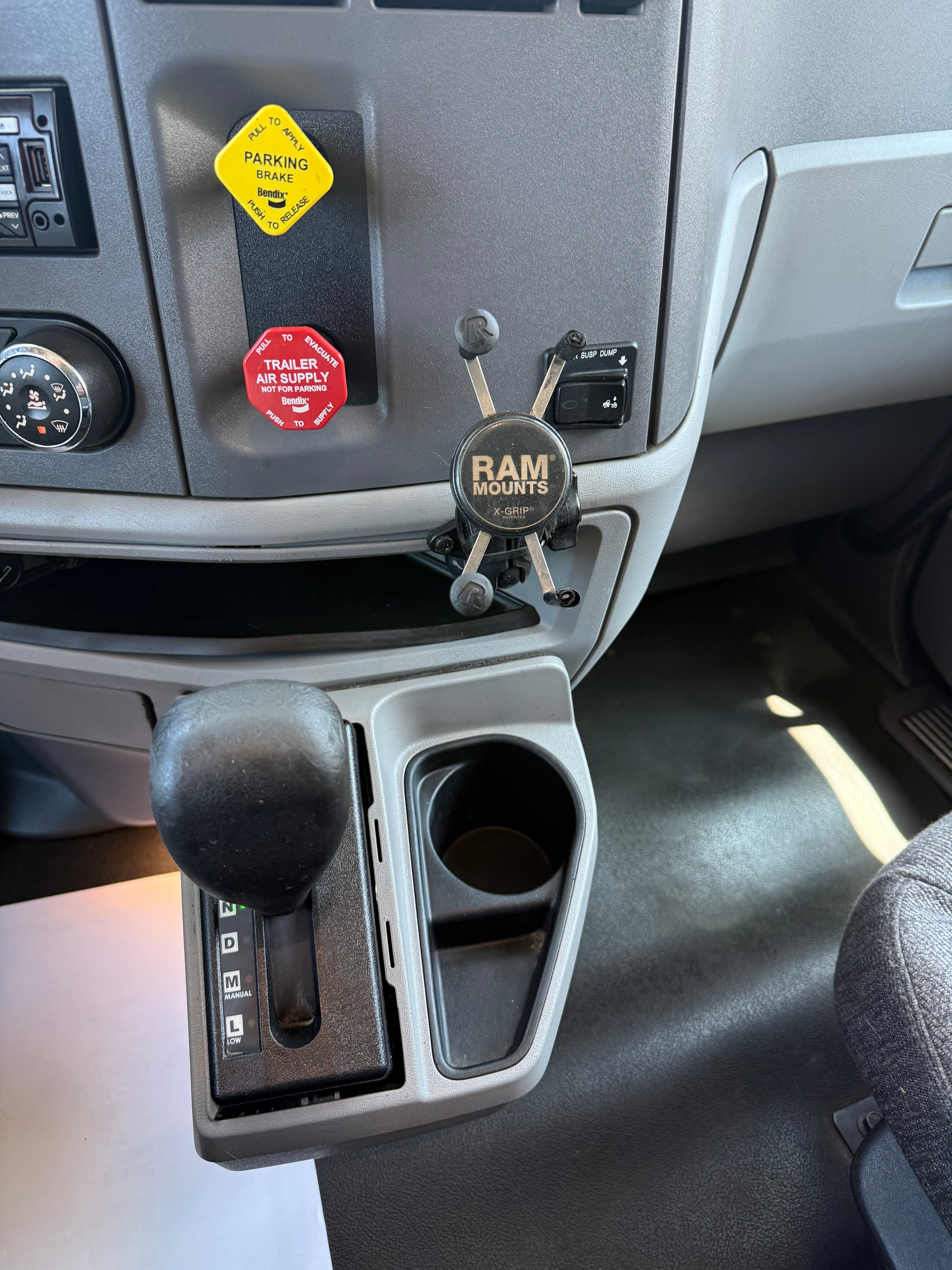 Used 2016 Peterbilt 579 Sleeper Truck