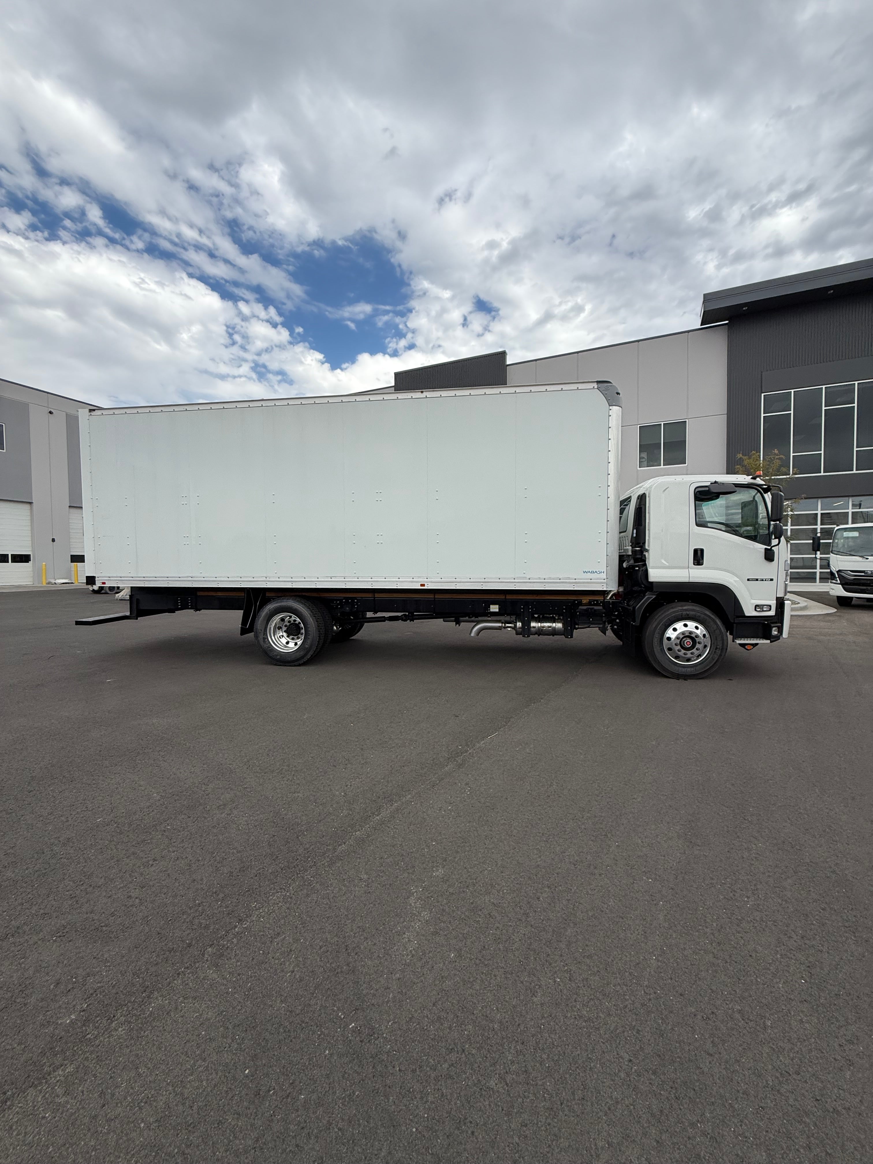 2025 Isuzu FTR Diesel 26' Box Truck