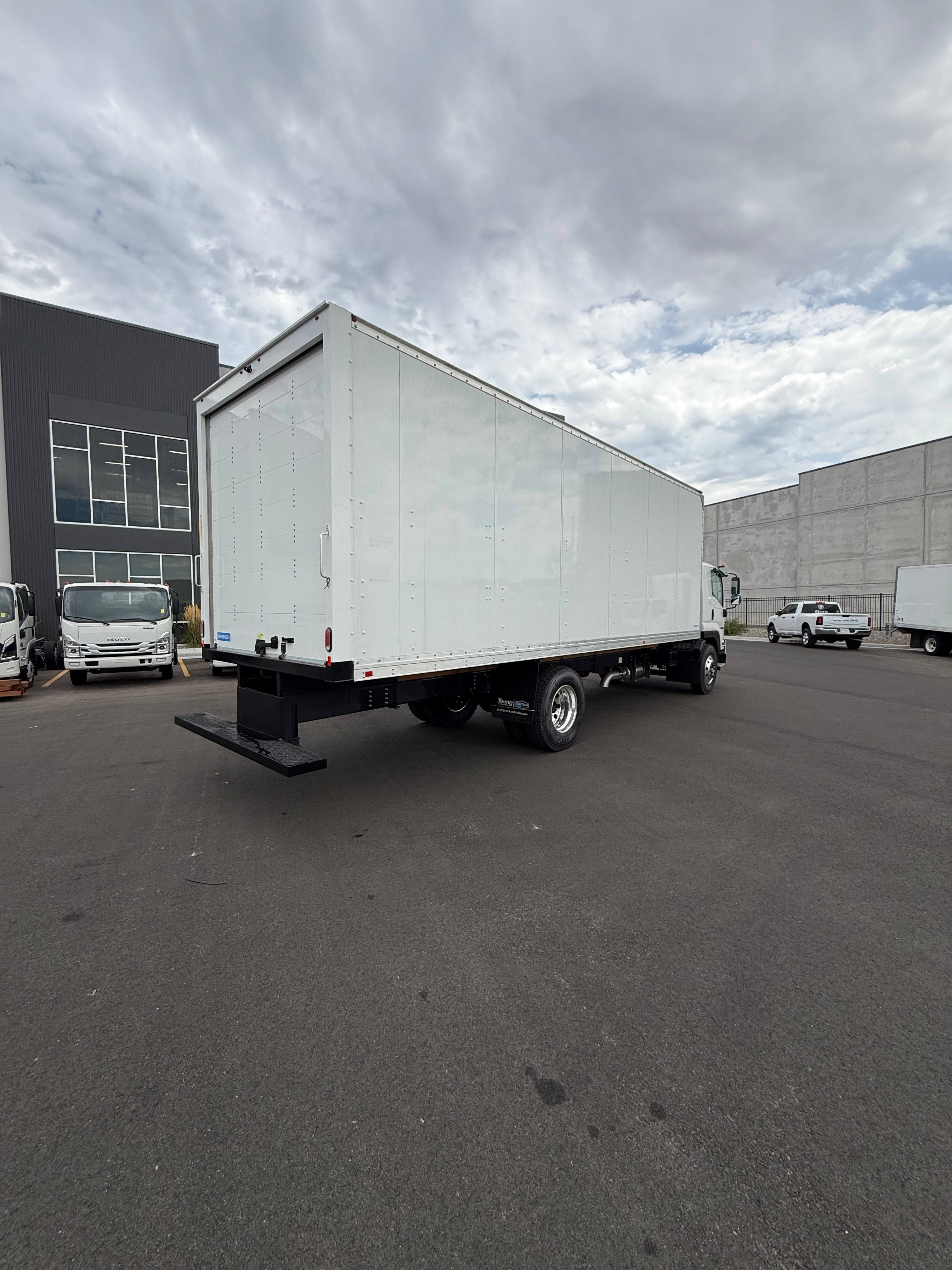 2025 Isuzu FTR Diesel 26' Box Truck