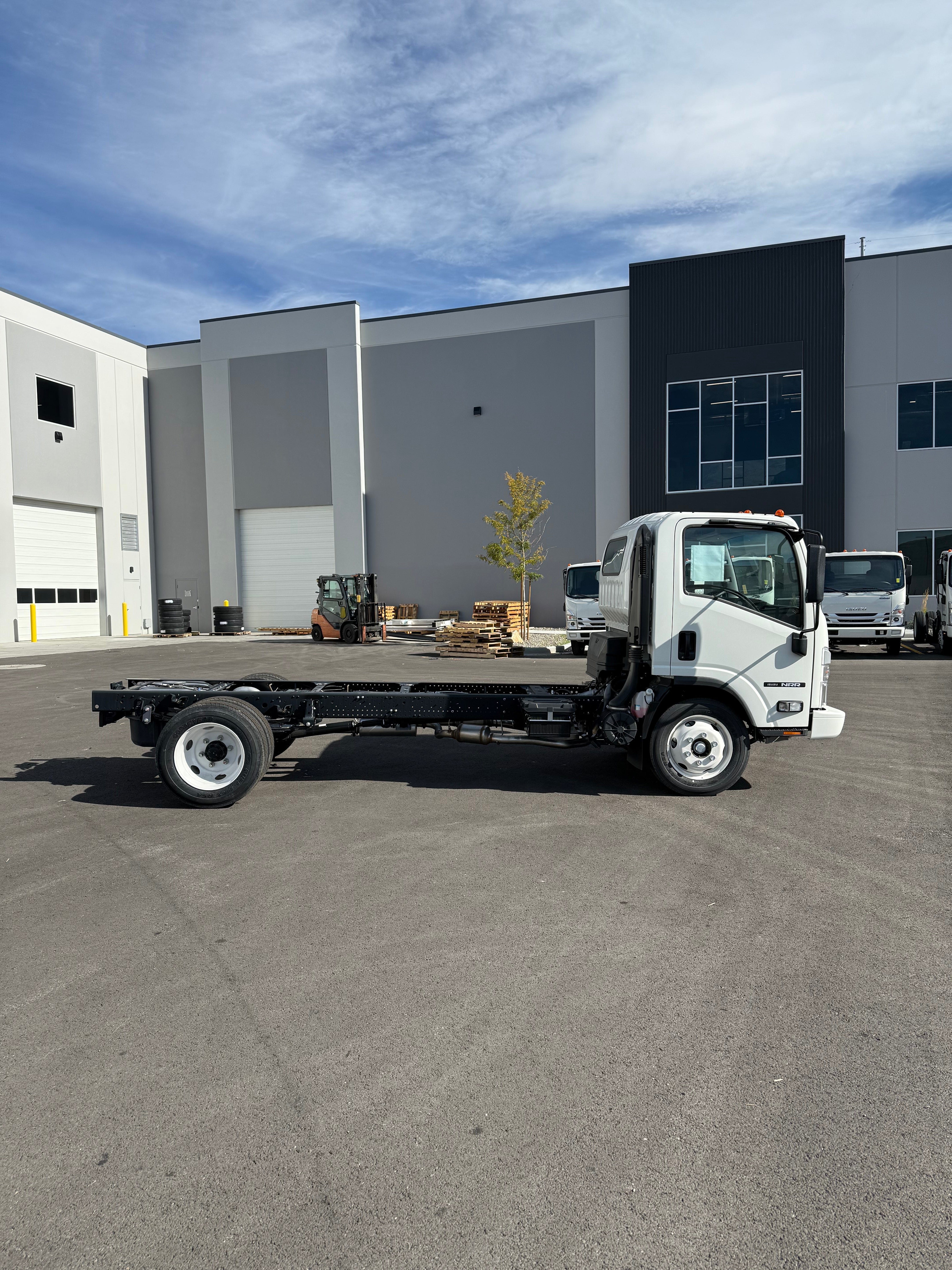 New 2025 Isuzu NRR Gas Cab and Chassis