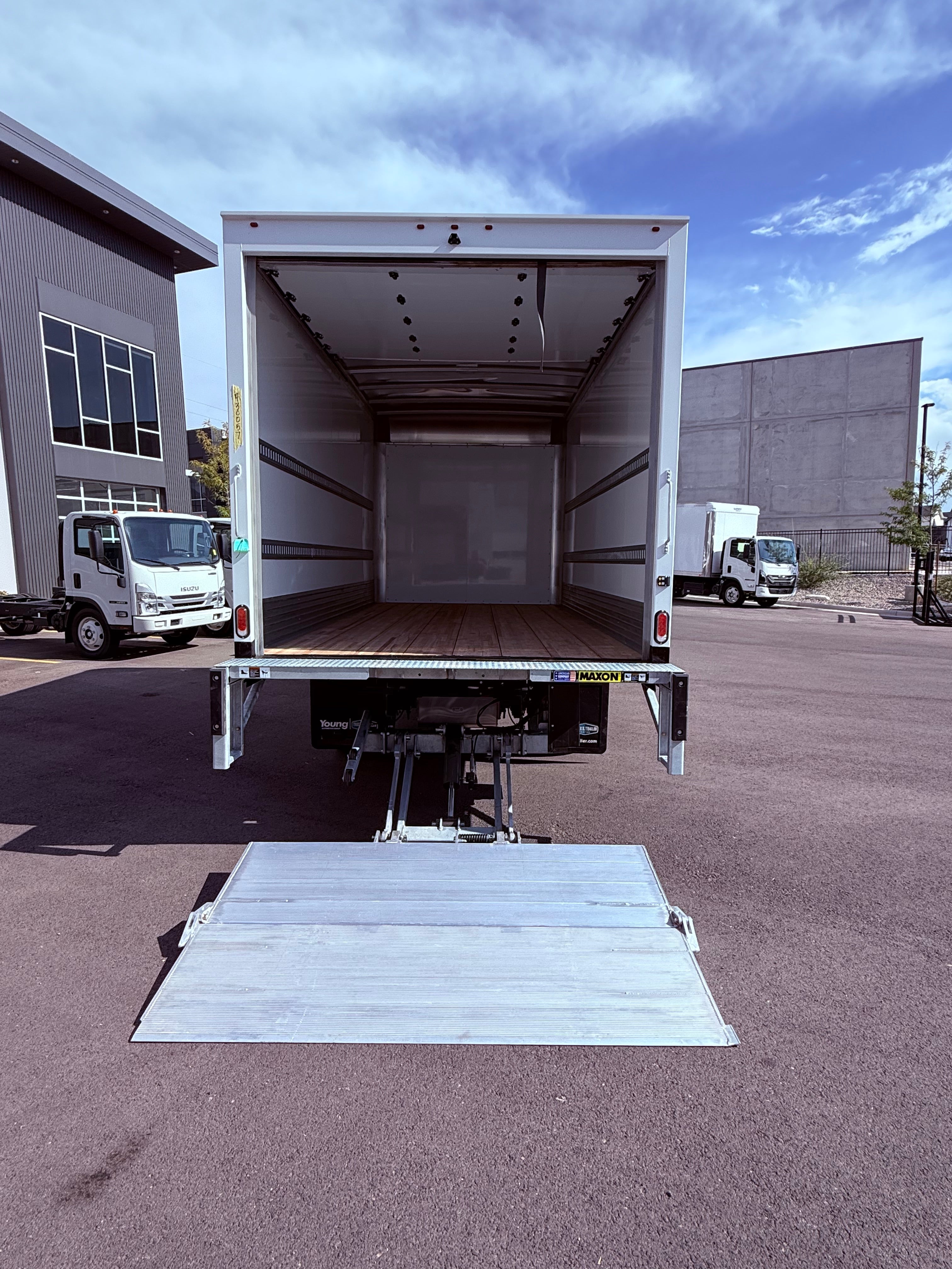 2024 Isuzu NRR Diesel 16' Box Truck