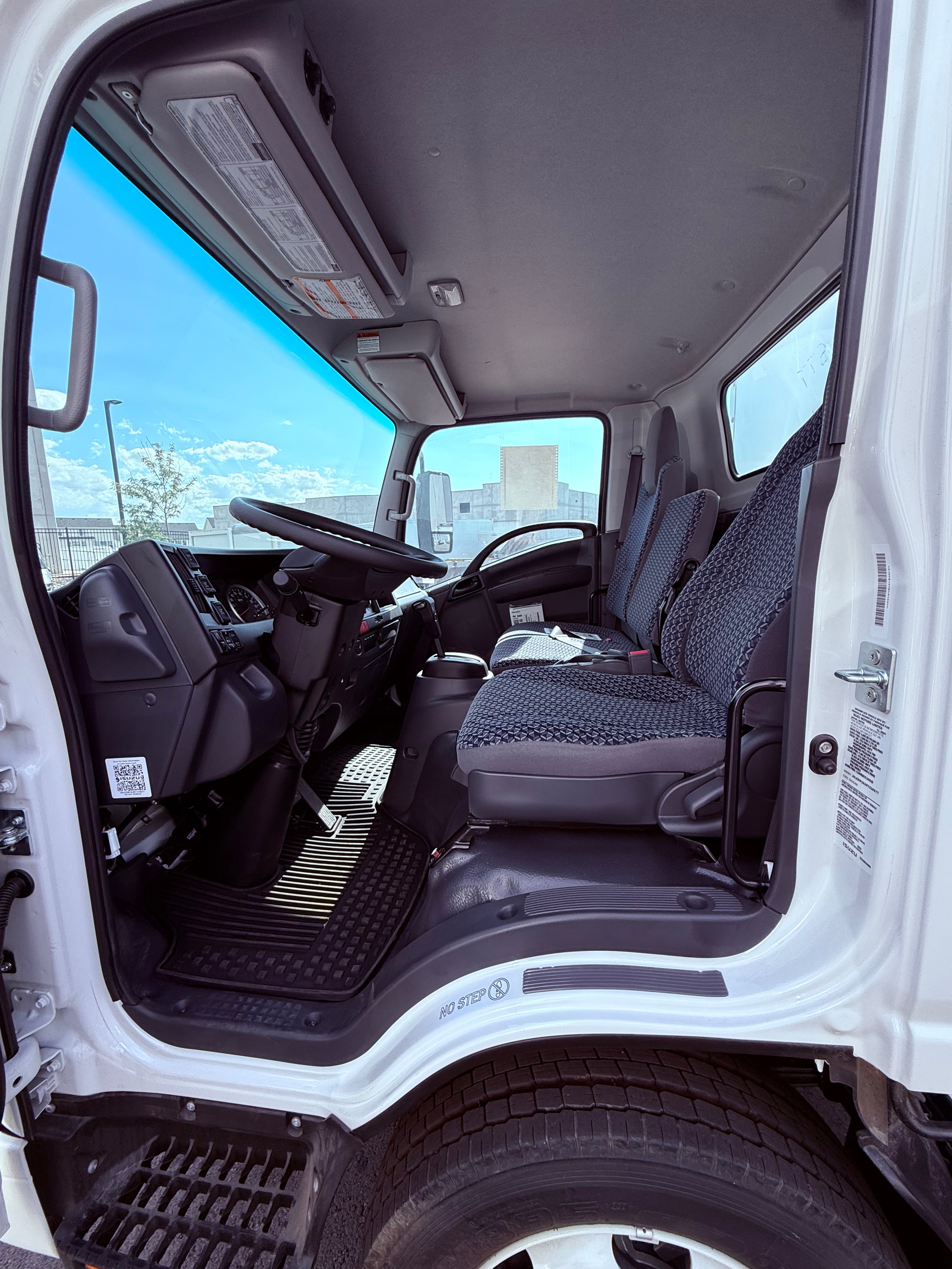 2024 Isuzu NRR Diesel 16' Box Truck