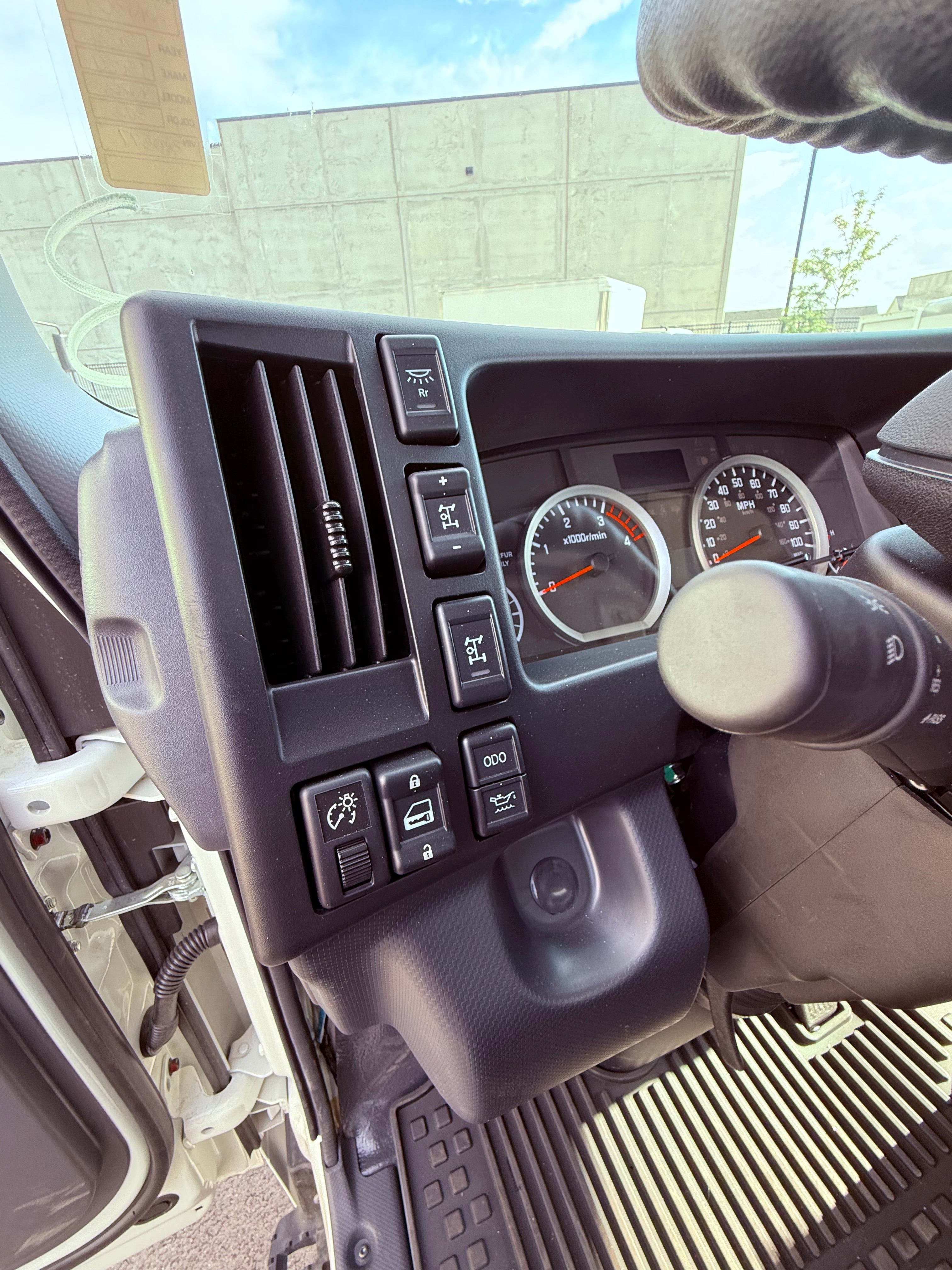 2024 Isuzu NRR Diesel 16' Box Truck