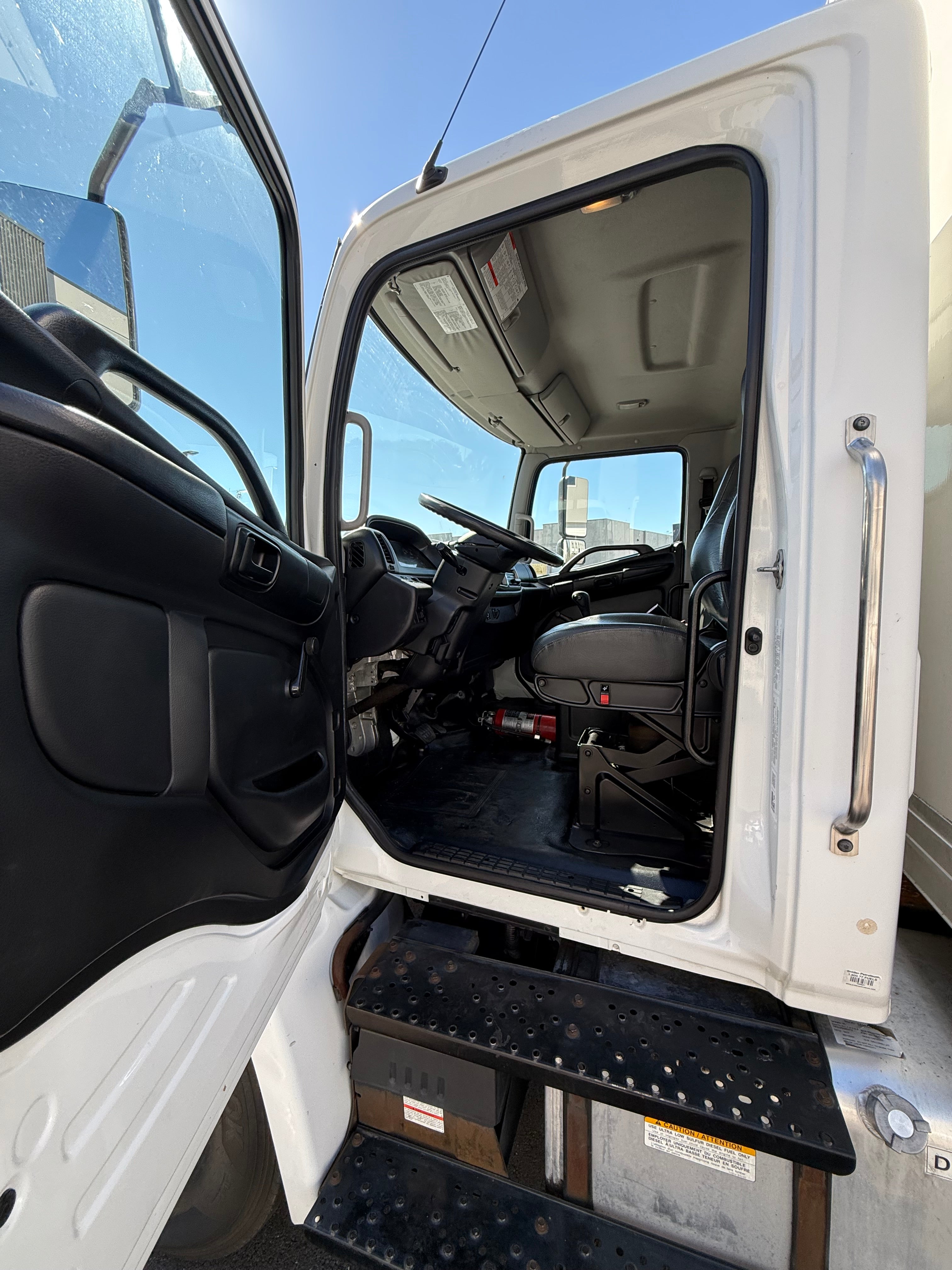 USED 2019 HINO 268A 26,000 GVW 26' BOX TRUCK