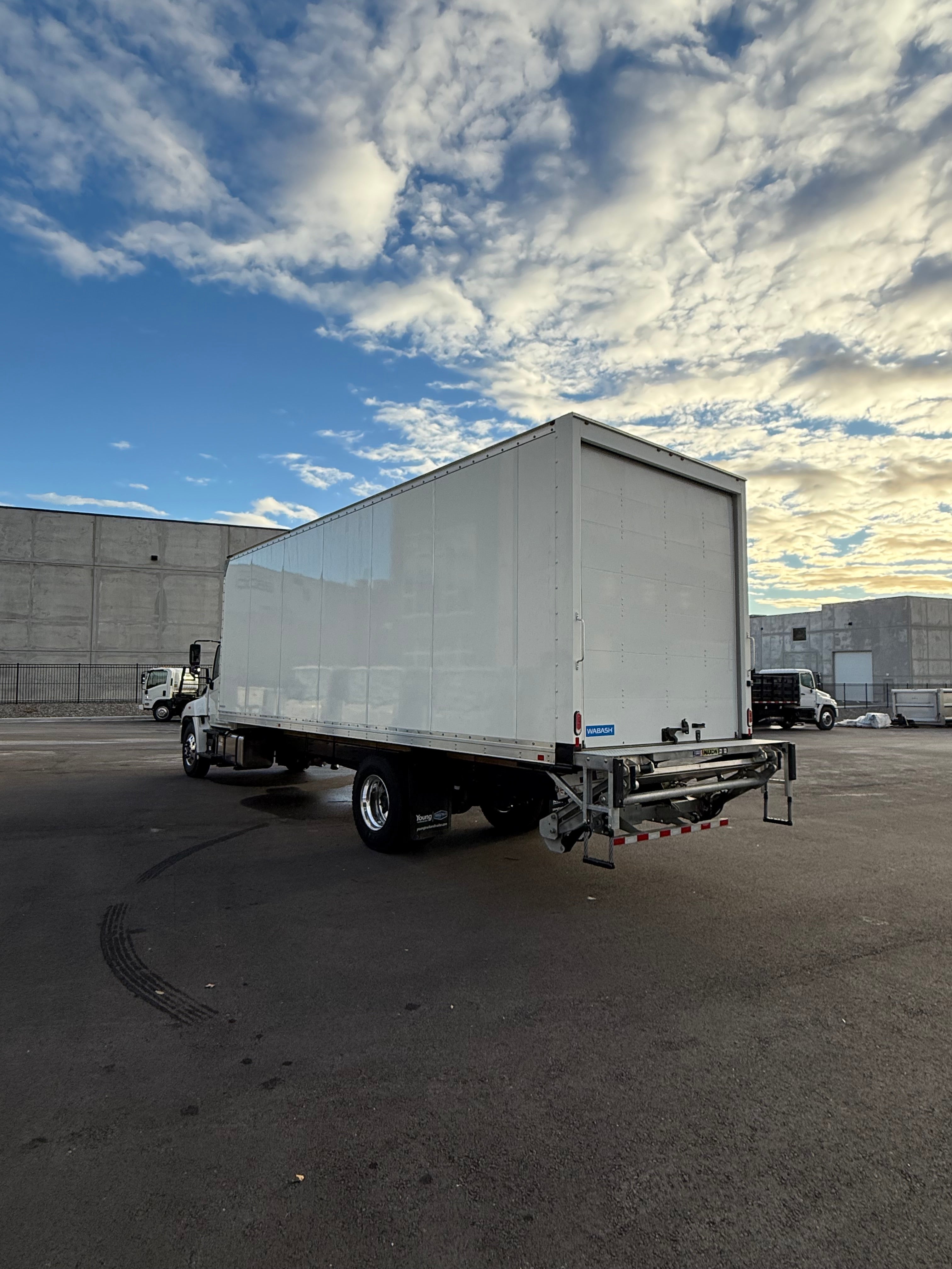 2025 Hino L6 26' Box Truck with Liftgate