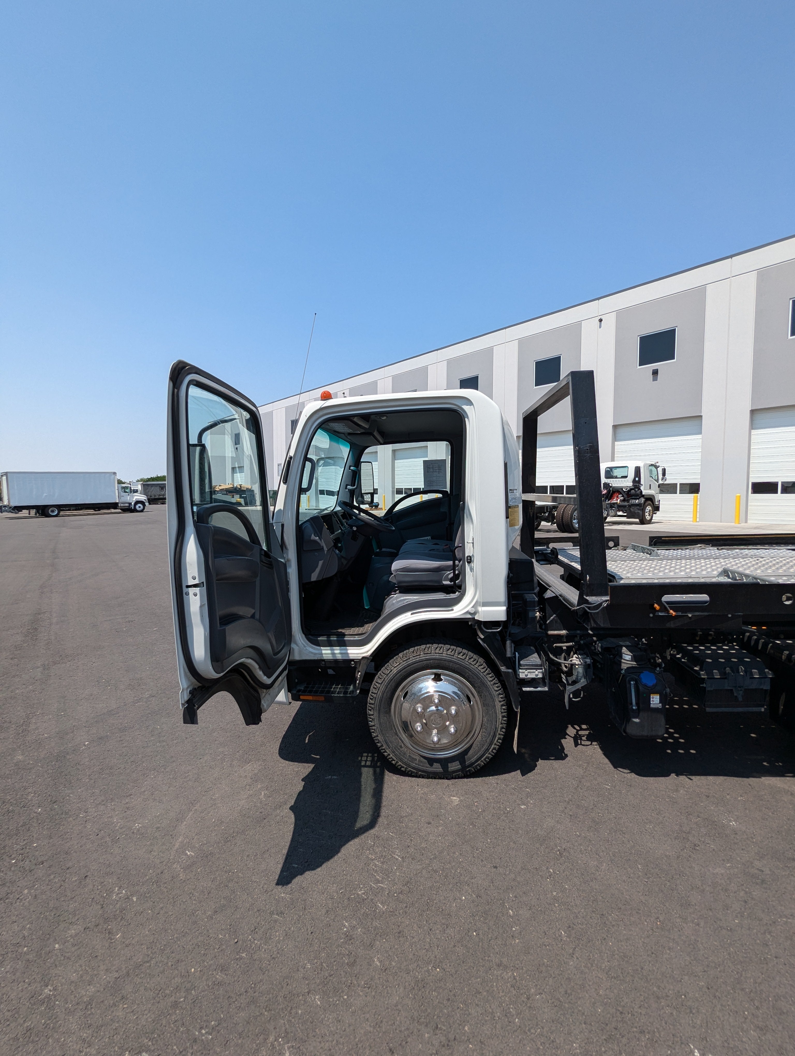 Used 2022 Isuzu NRR 22' Rollback Tow Truck