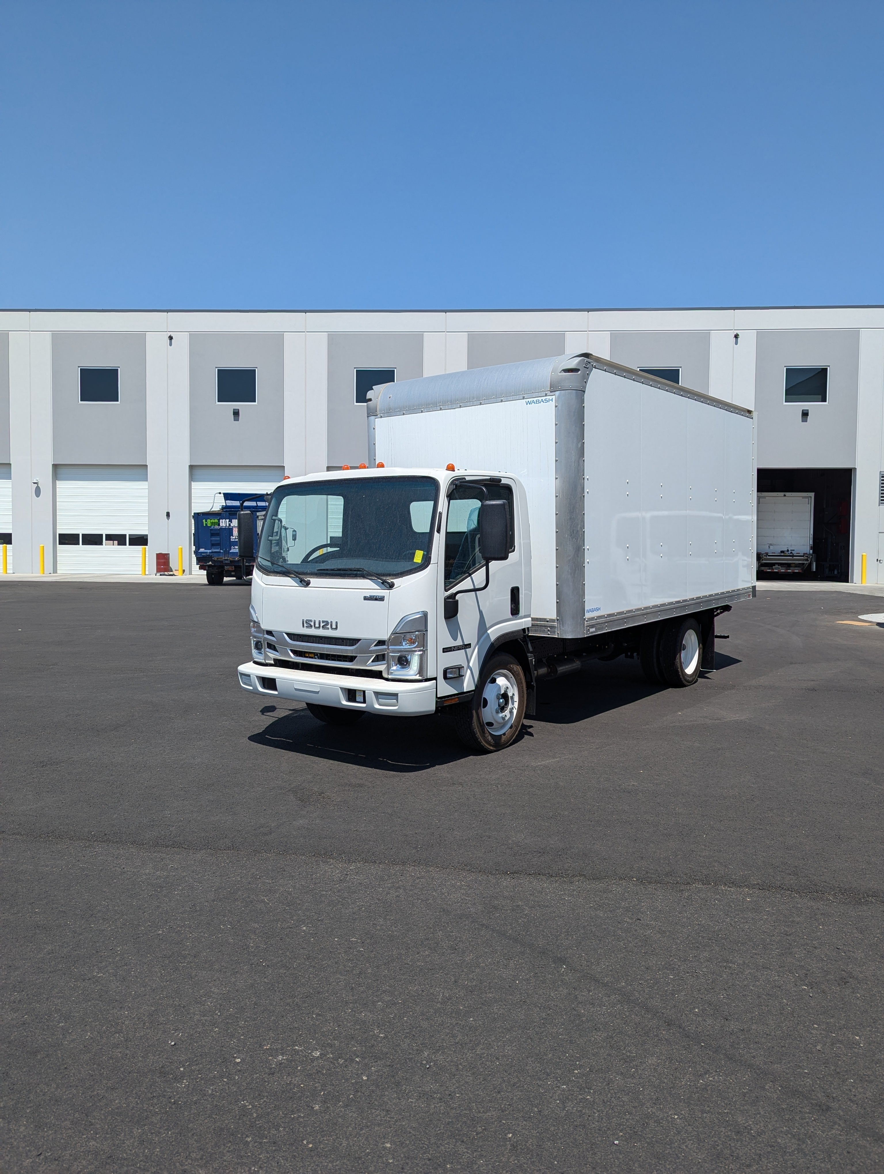 New 2025 Isuzu NRR Gas 14' Box Truck