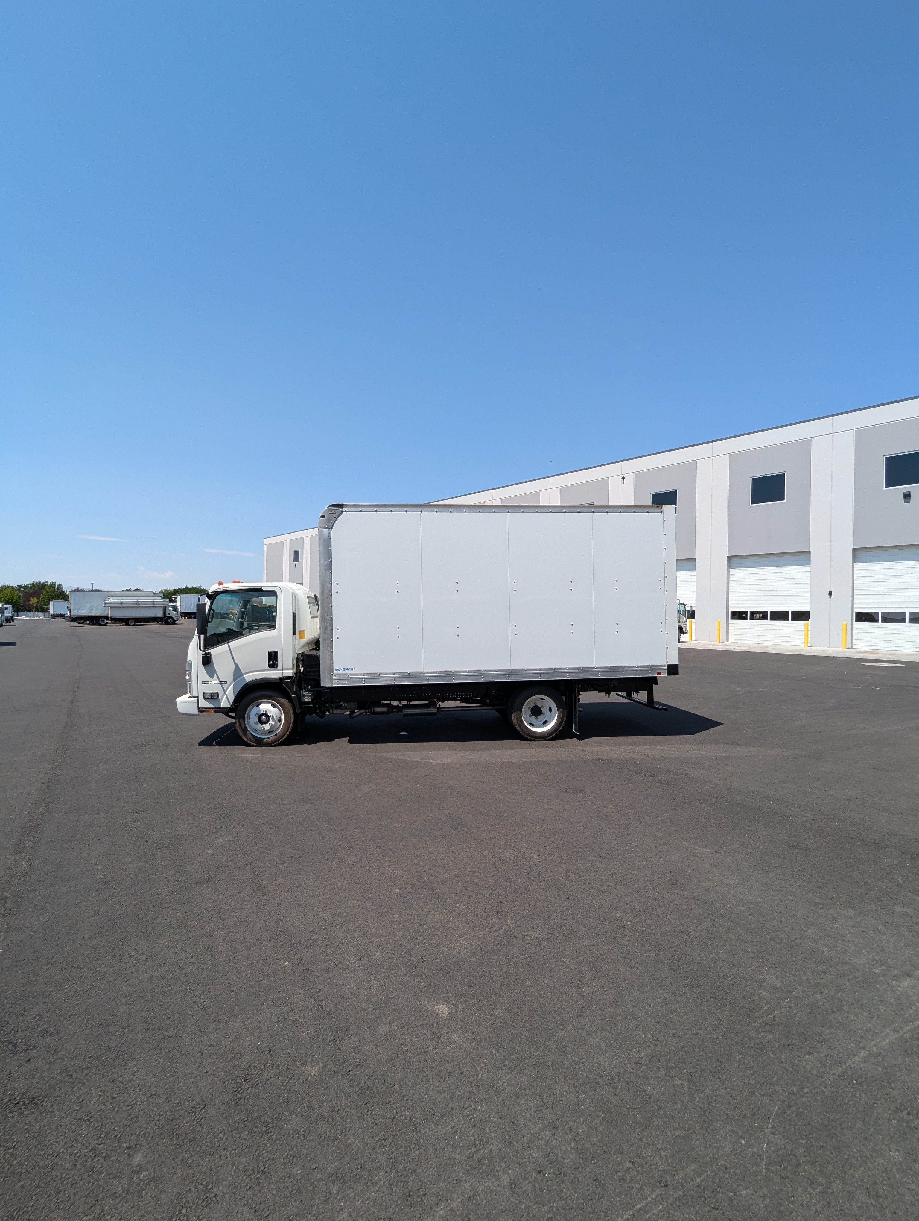 New 2025 Isuzu NRR Gas 14' Box Truck