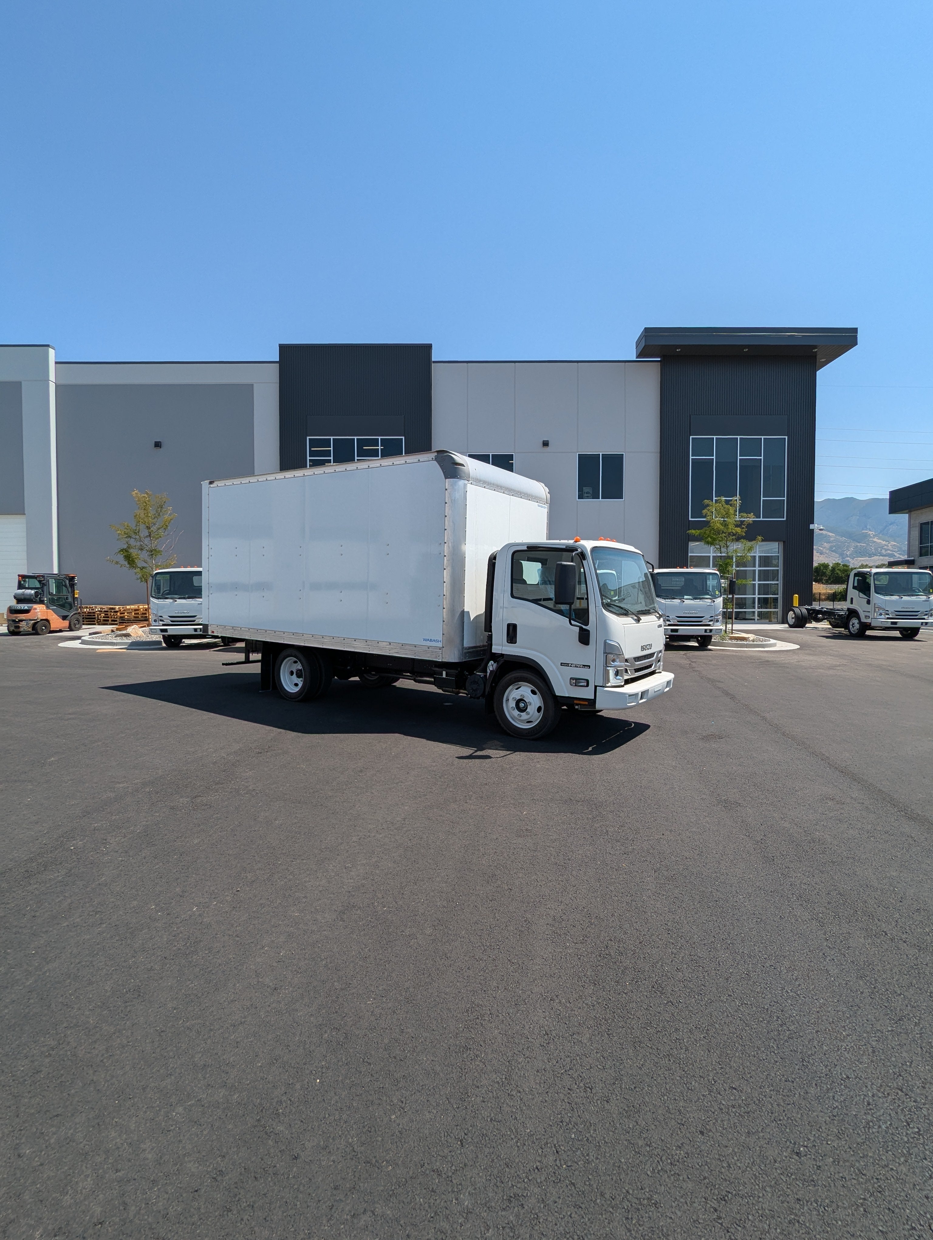 New 2024 Isuzu NPRGASHD 16' Box Truck