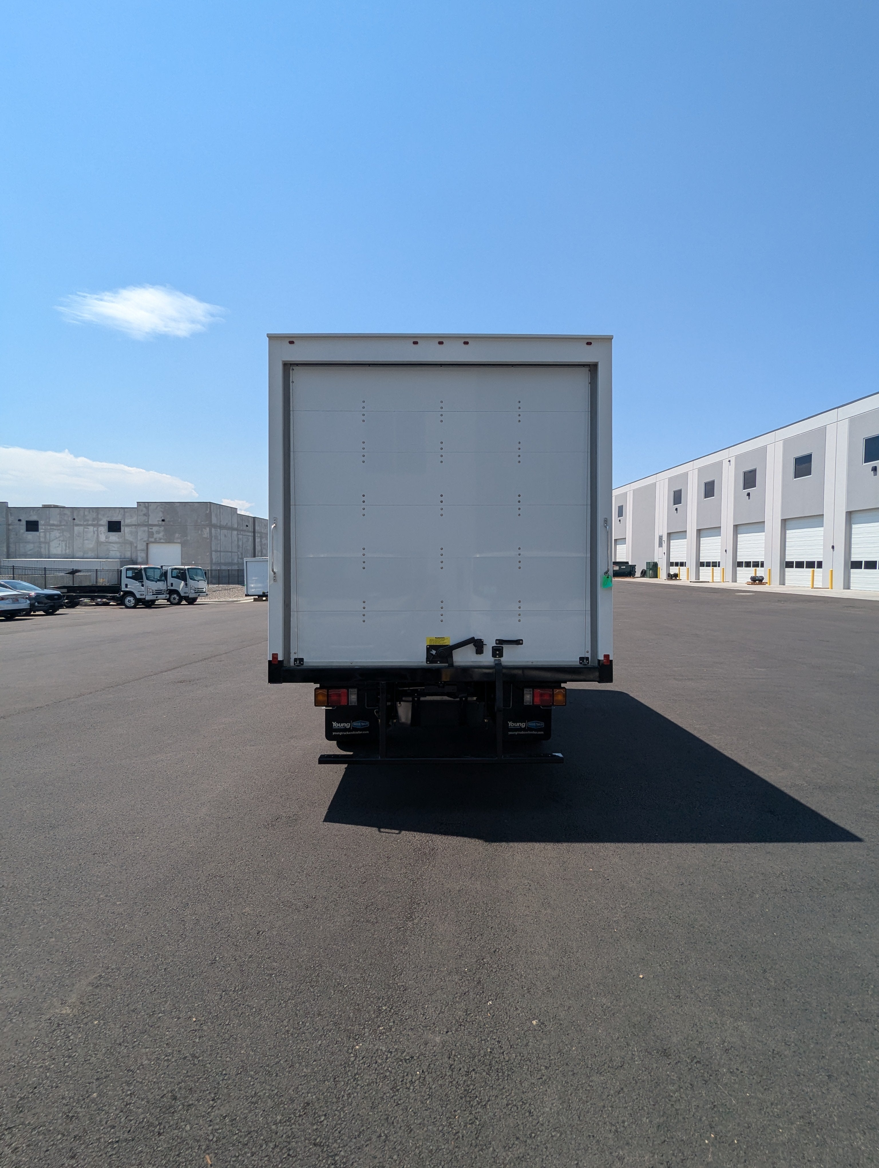 New 2025 Isuzu NRR Gas 14' Box Truck